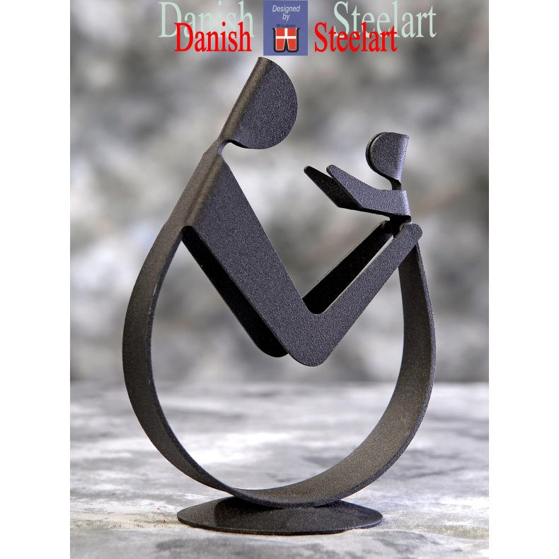 Mor og barn skulptur